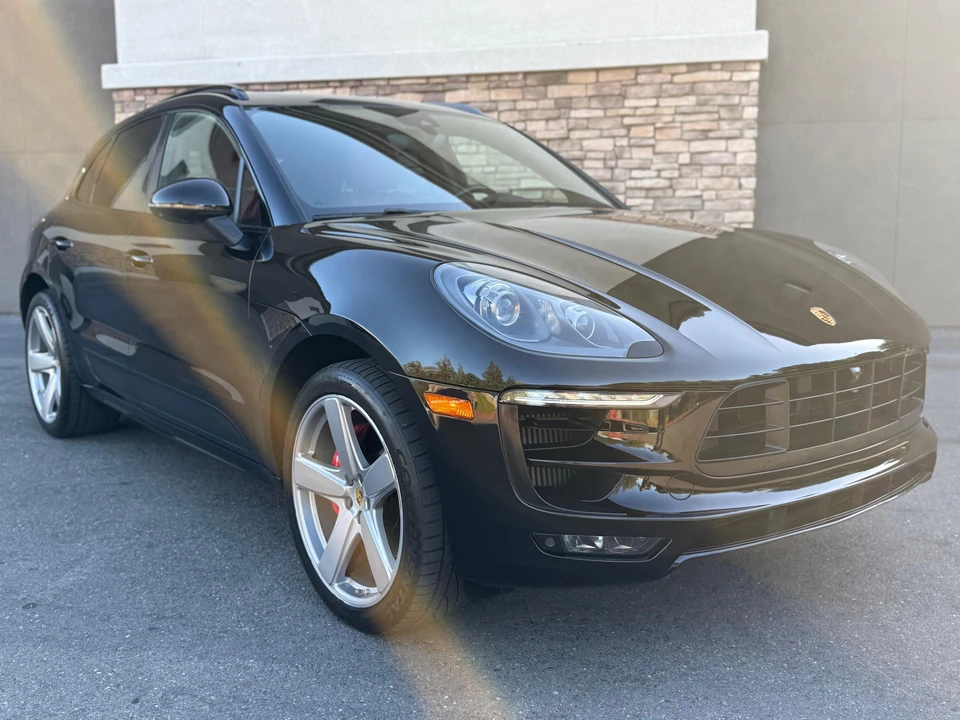 2017 Porsche Macan GTS - Image 9 of 31