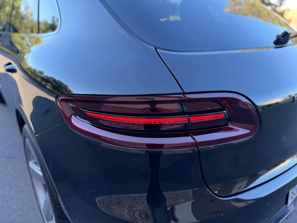2017 Porsche Macan GTS - Image 27 of 31