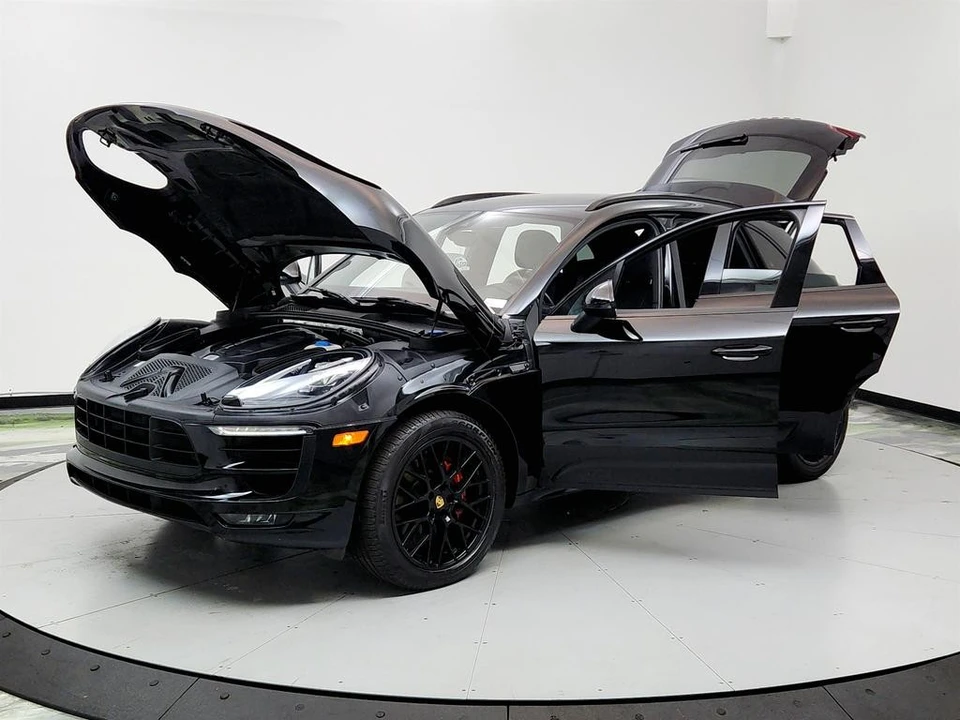 2017 Porsche Macan GTS - Image 9 of 12