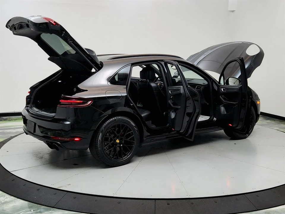 2017 Porsche Macan GTS - Image 11 of 12