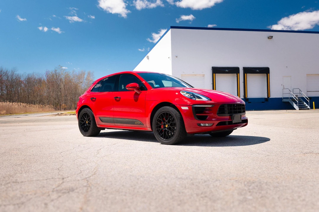 2017 Porsche Macan GTS - Image 11 of 31