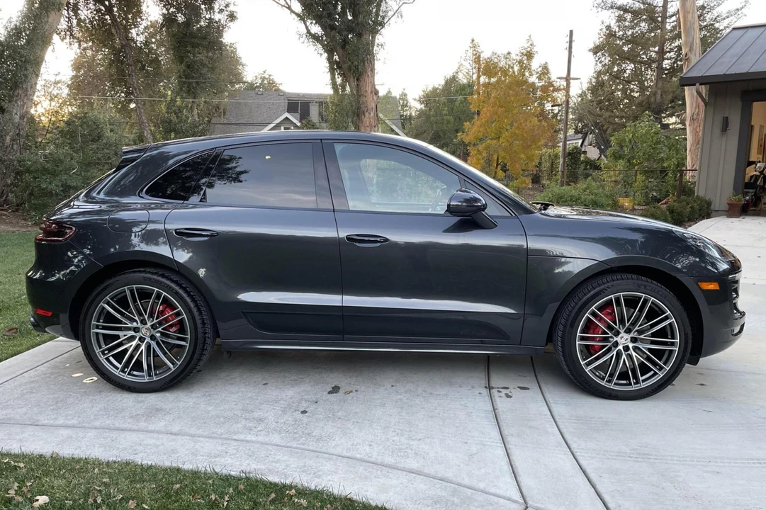 2017 Porsche Macan GTS - Image 7 of 7