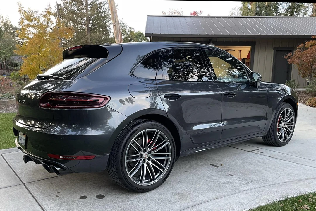 2017 Porsche Macan GTS - Image 4 of 7