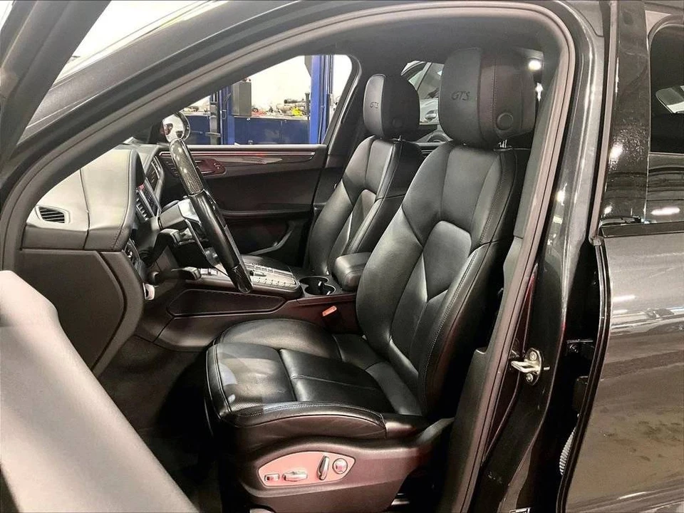 2017 Porsche Macan GTS - Image 5 of 5