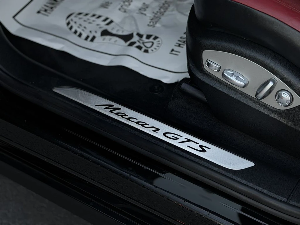 2017 Porsche Macan GTS - Image 21 of 21