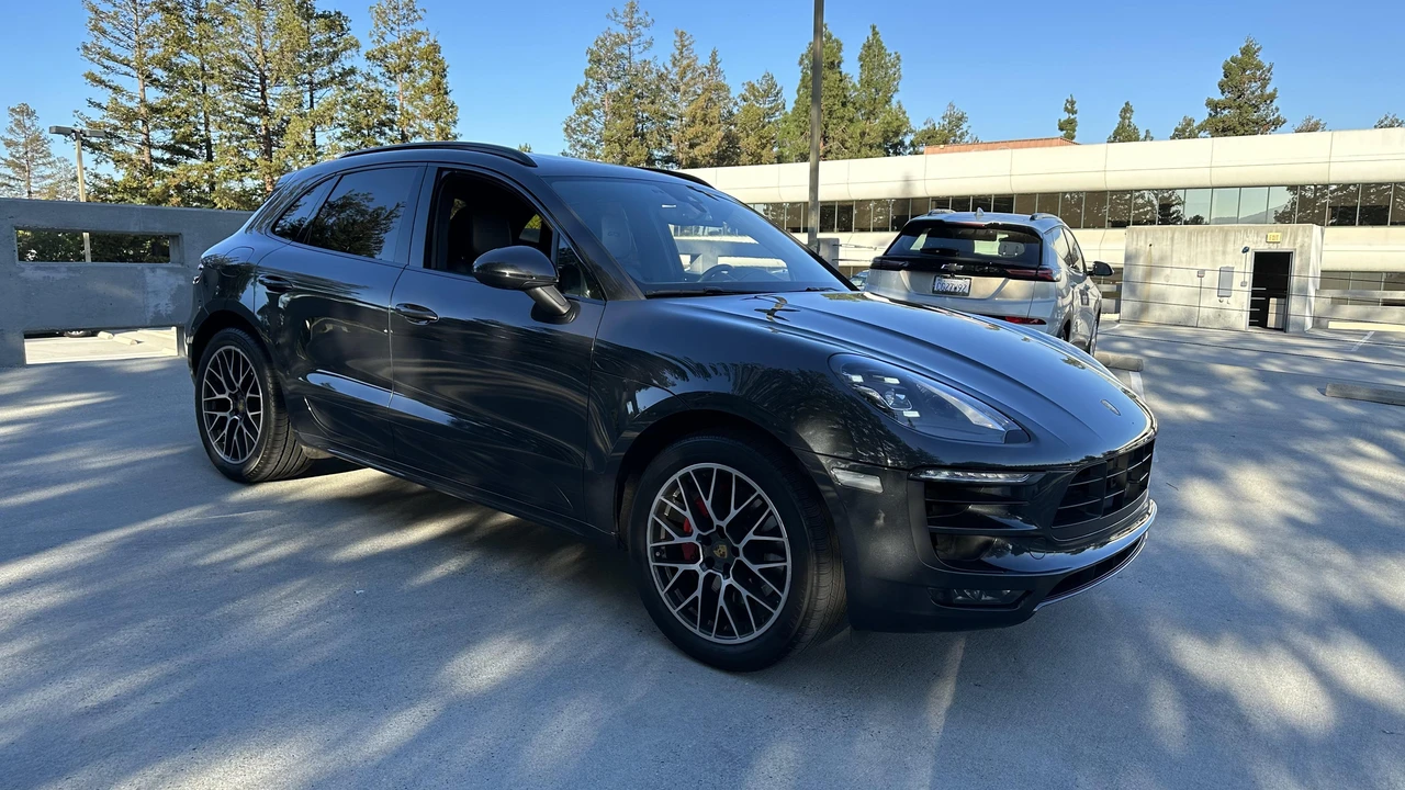 2017 Porsche Macan GTS - Image 11 of 26