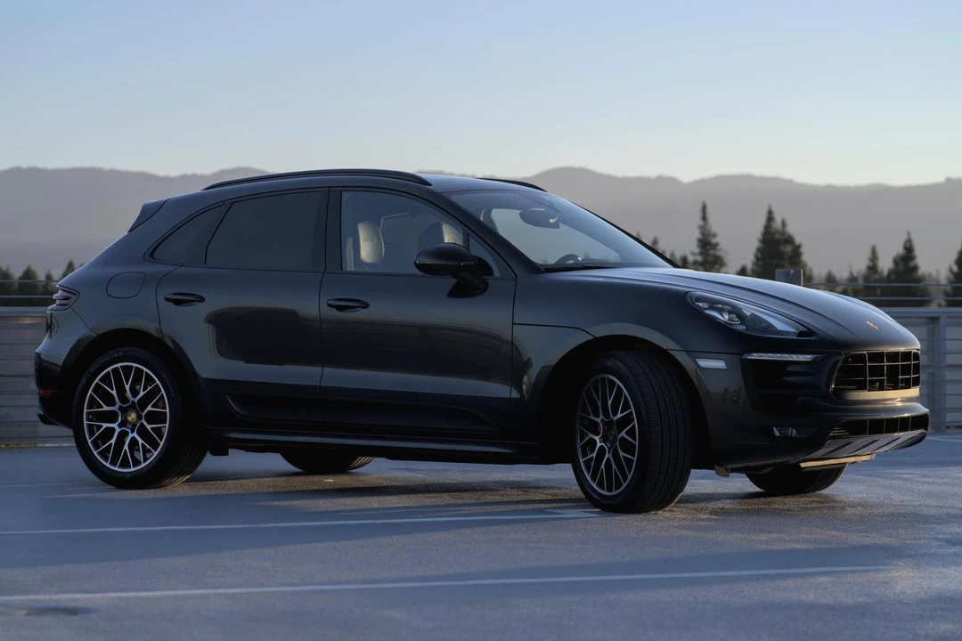2017 Porsche Macan GTS - Image 3 of 26