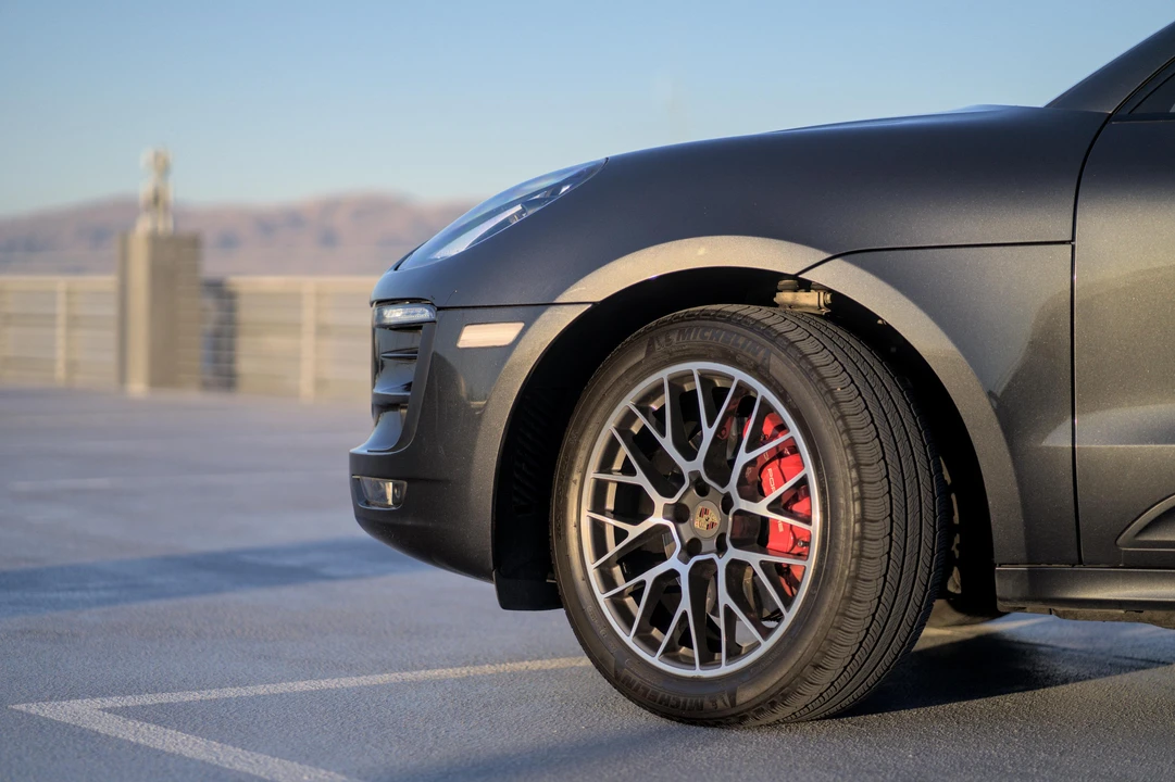 2017 Porsche Macan GTS - Image 13 of 26