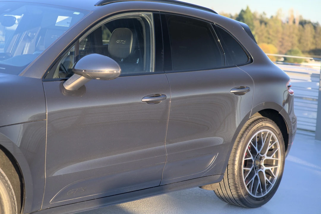 2017 Porsche Macan GTS - Image 14 of 26