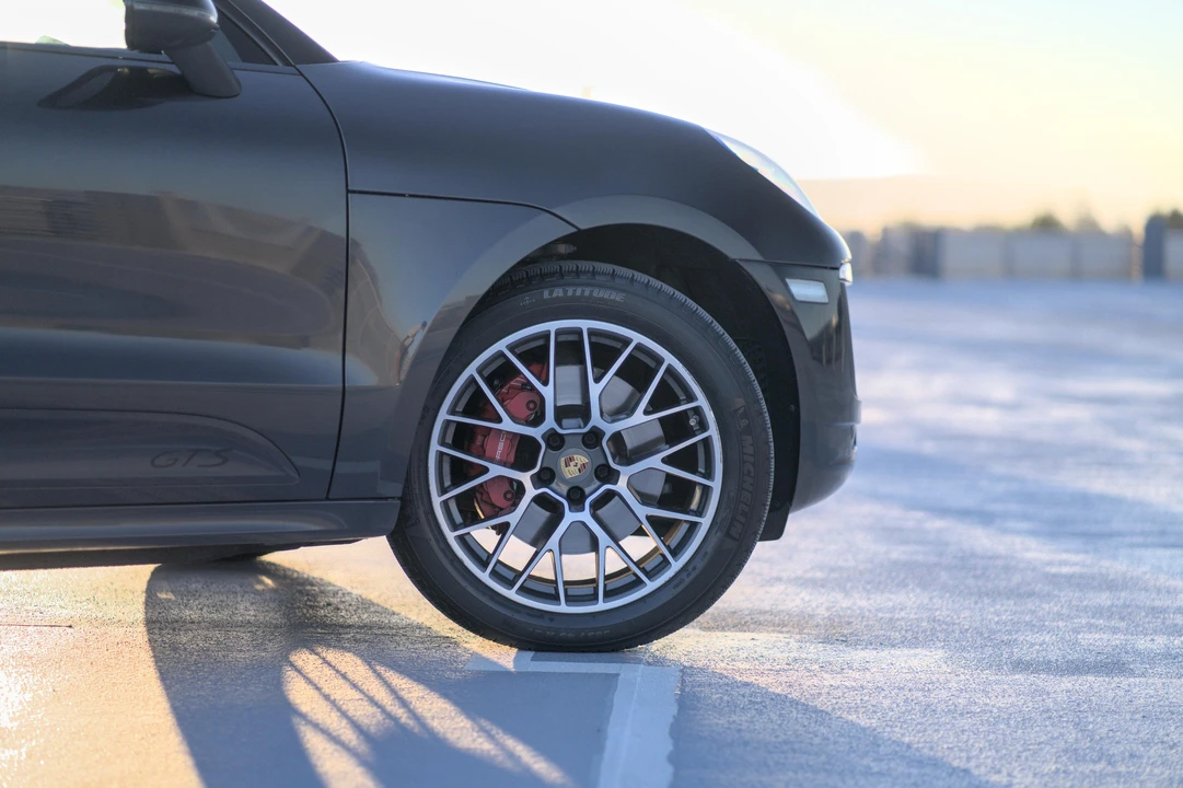 2017 Porsche Macan GTS - Image 18 of 26