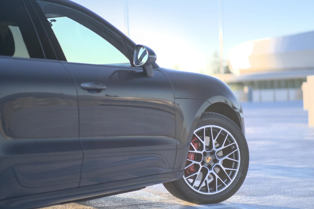 2017 Porsche Macan GTS - Image 17 of 26