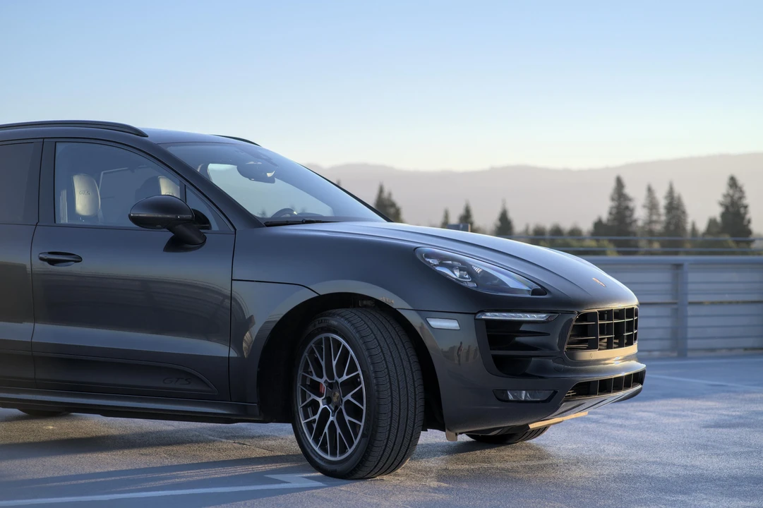 2017 Porsche Macan GTS - Image 19 of 26