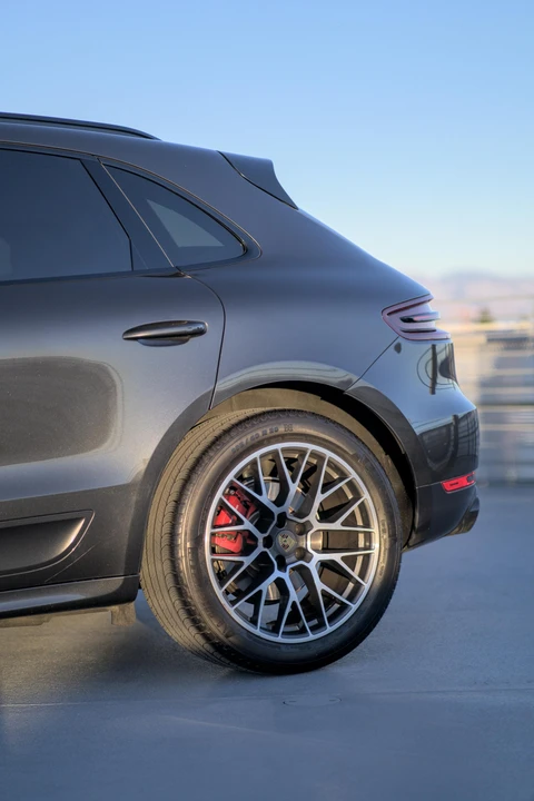 2017 Porsche Macan GTS - Image 15 of 26
