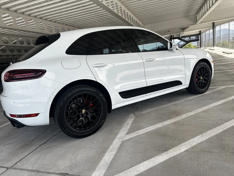2017 Porsche Macan GTS - Image 21 of 31