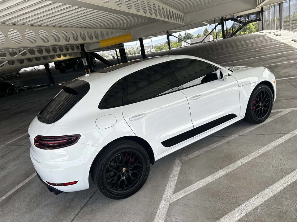 2017 Porsche Macan GTS - Image 26 of 31