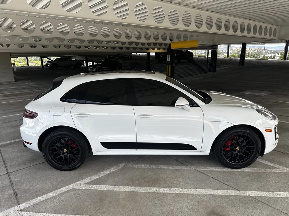 2017 Porsche Macan GTS - Image 18 of 31