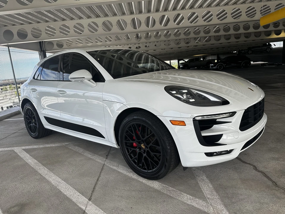 2017 Porsche Macan GTS - Image 9 of 31