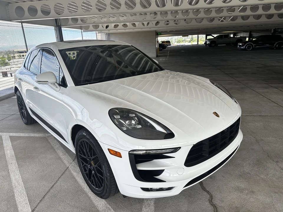 2017 Porsche Macan GTS - Image 2 of 31