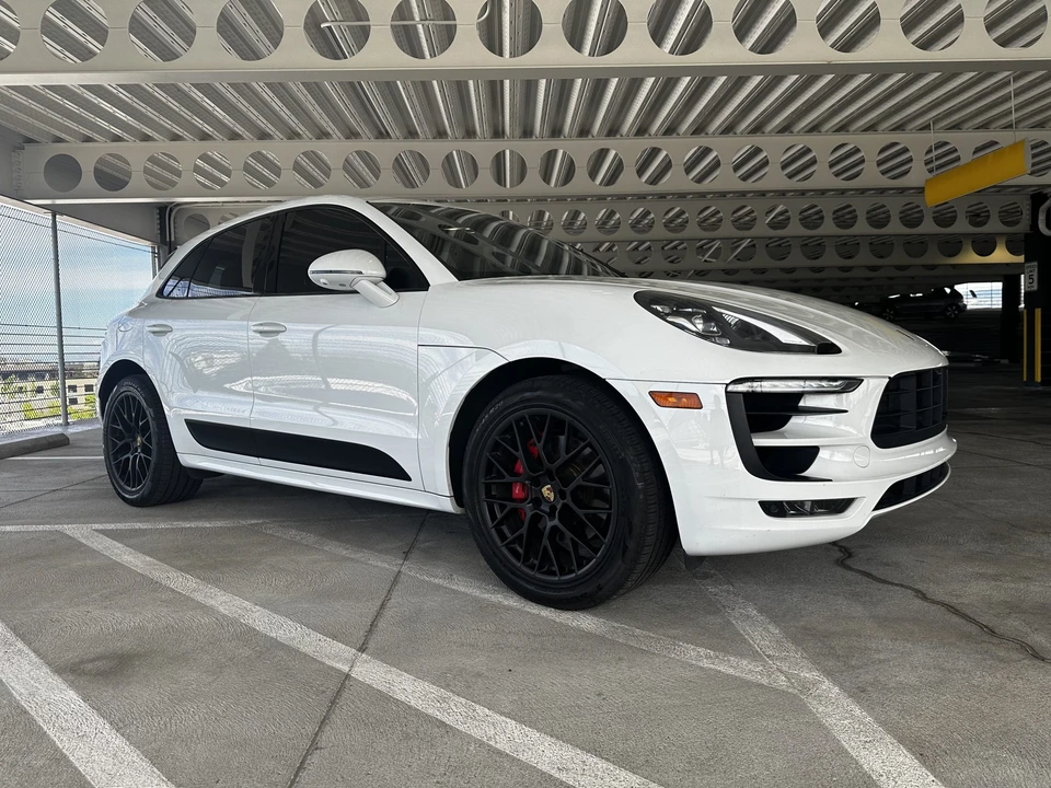 2017 Porsche Macan GTS - Image 15 of 31