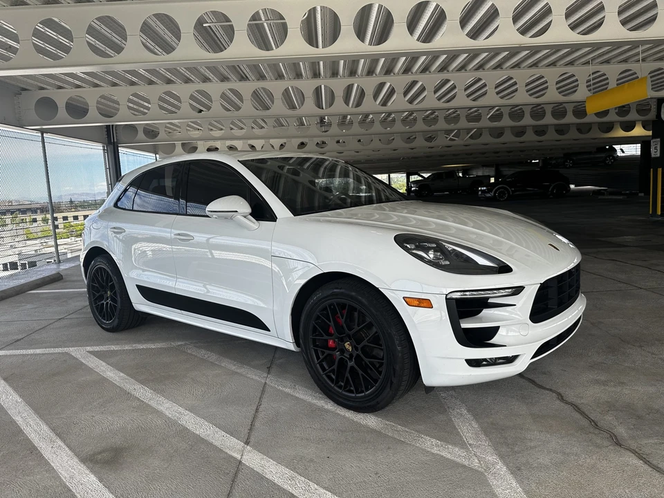 2017 Porsche Macan GTS - Image 14 of 31