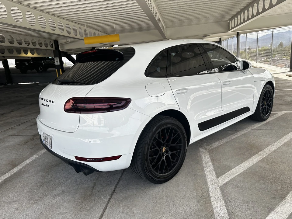 2017 Porsche Macan GTS - Image 27 of 31