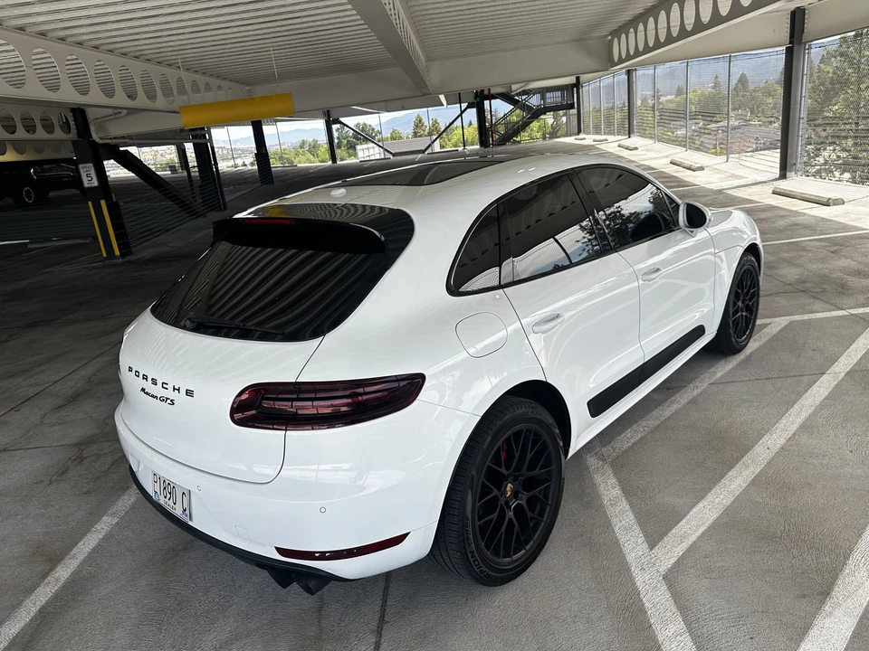 2017 Porsche Macan GTS - Image 29 of 31