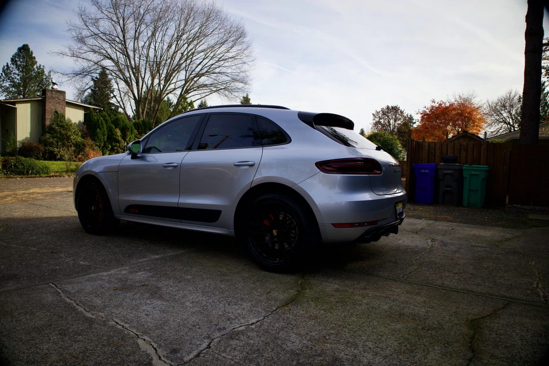 2017 Porsche Macan GTS - Image 25 of 31