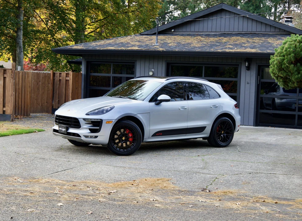 2017 Porsche Macan GTS - Image 18 of 31