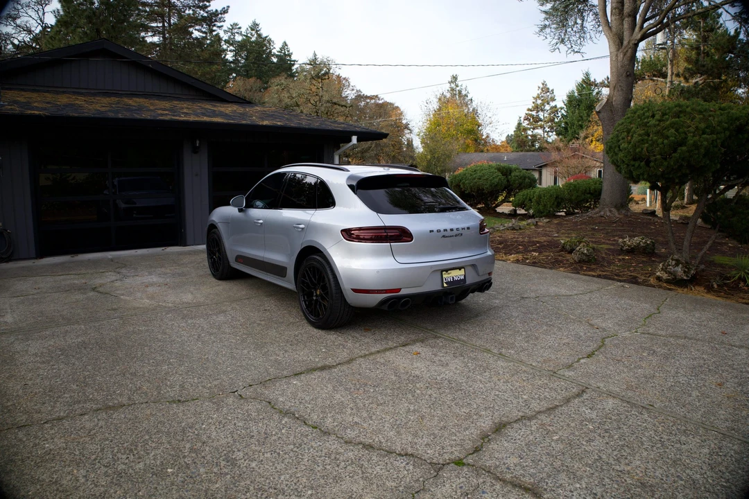 2017 Porsche Macan GTS - Image 30 of 31