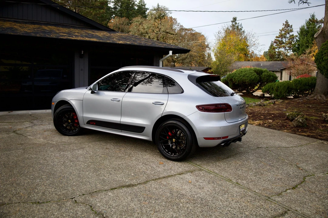 2017 Porsche Macan GTS - Image 27 of 31
