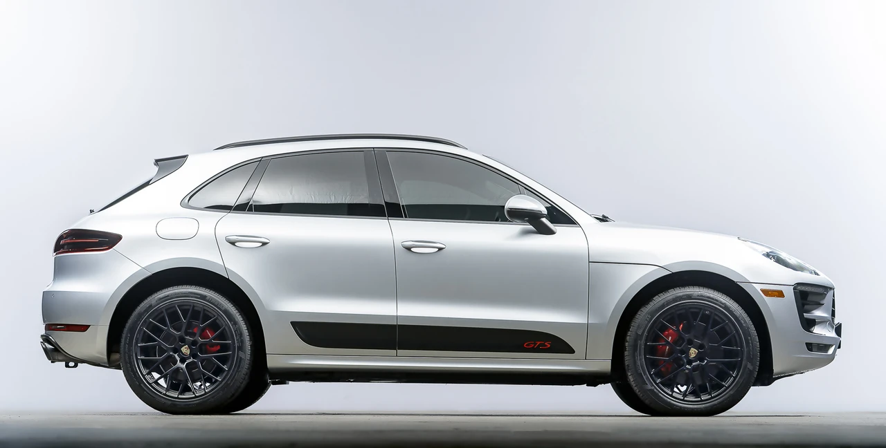 2017 Porsche Macan GTS - Image 7 of 31
