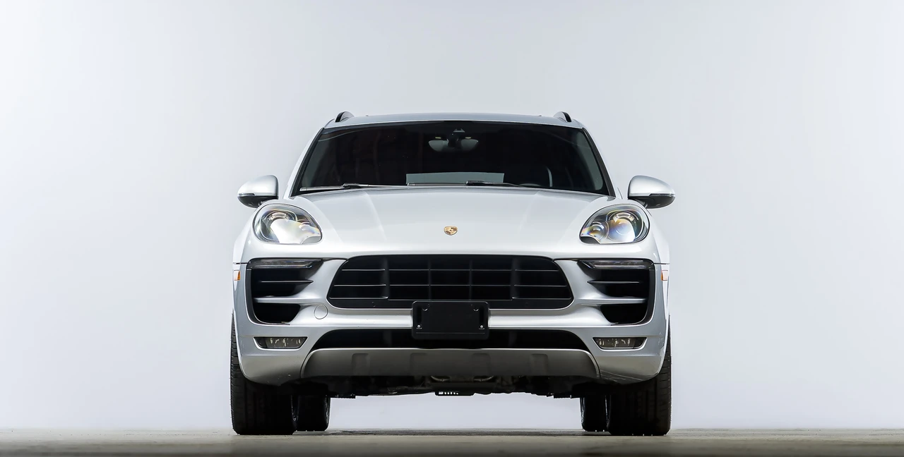 2017 Porsche Macan GTS - Image 9 of 31