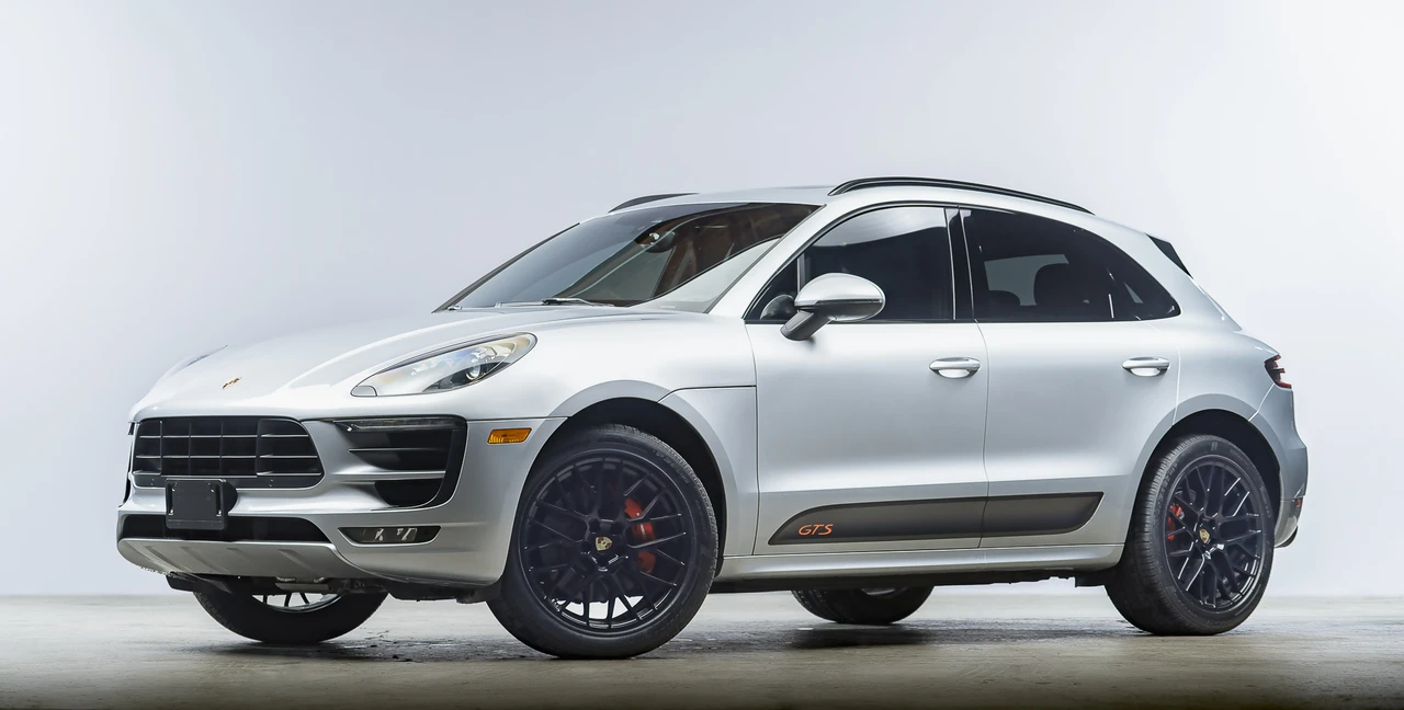2017 Porsche Macan GTS - Image 2 of 31