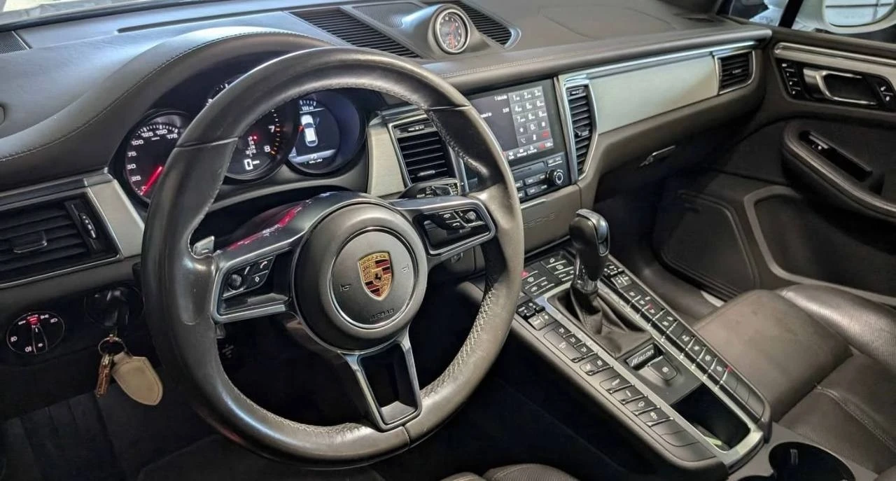 2017 Porsche Macan GTS - Image 8 of 12