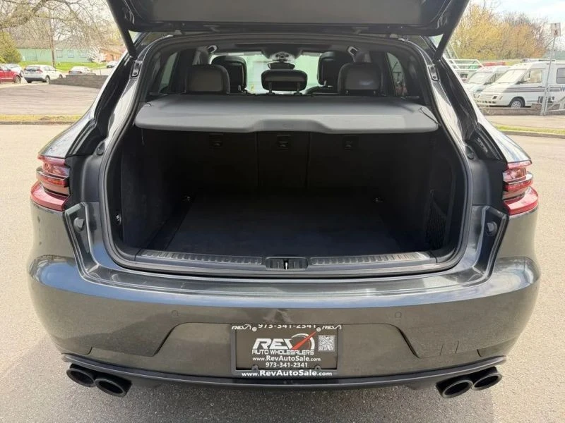 2017 Porsche Macan GTS - Image 5 of 12