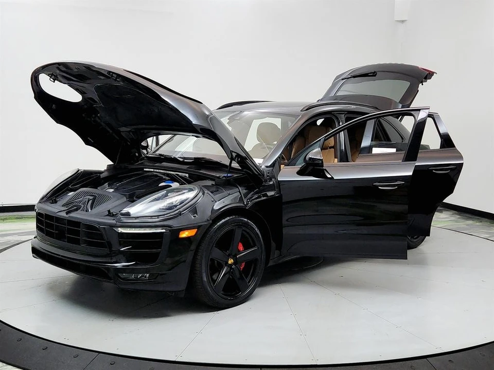 2017 Porsche Macan GTS - Image 9 of 12