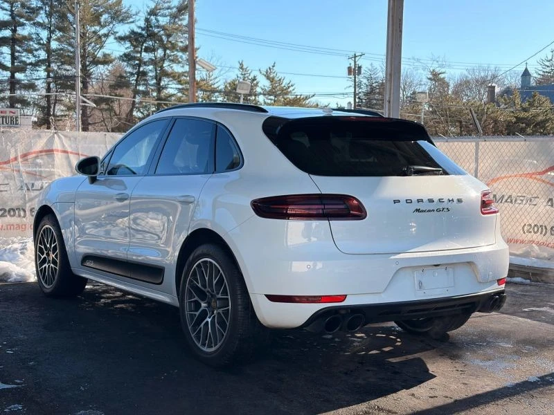 2017 Porsche Macan GTS - Image 9 of 12