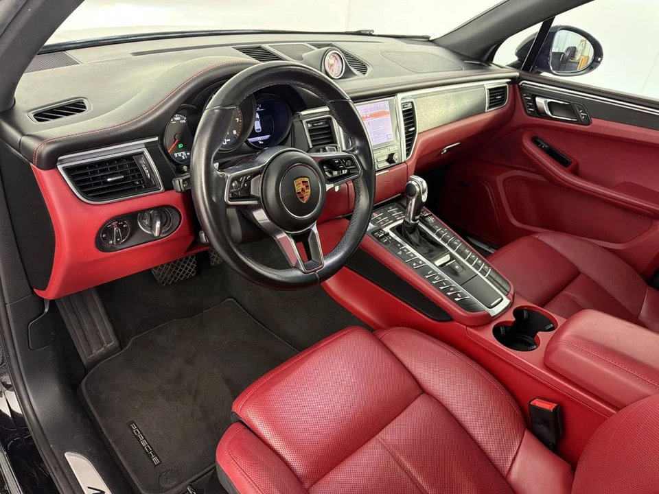 2017 Porsche Macan GTS - Image 4 of 5