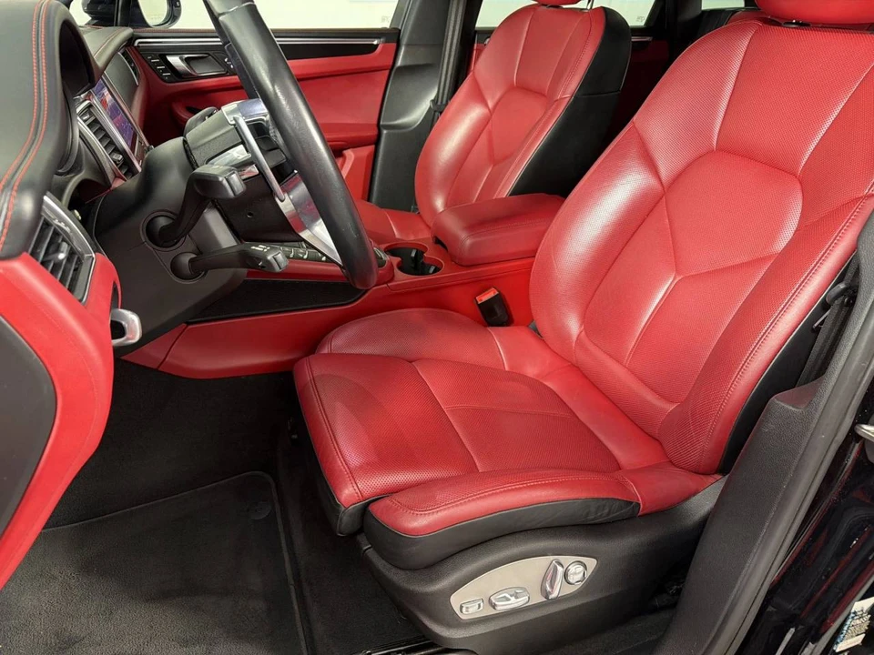 2017 Porsche Macan GTS - Image 5 of 5