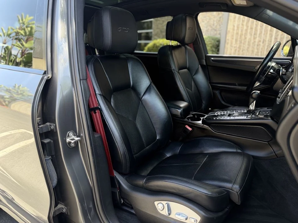2017 Porsche Macan GTS - Image 16 of 20