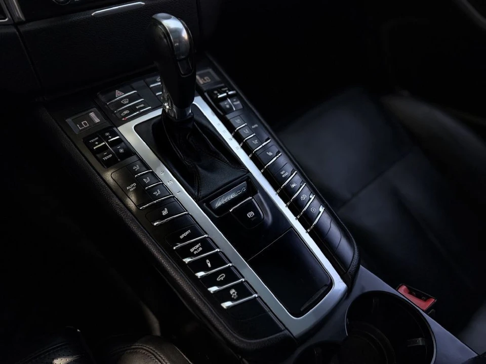 2017 Porsche Macan GTS - Image 19 of 20