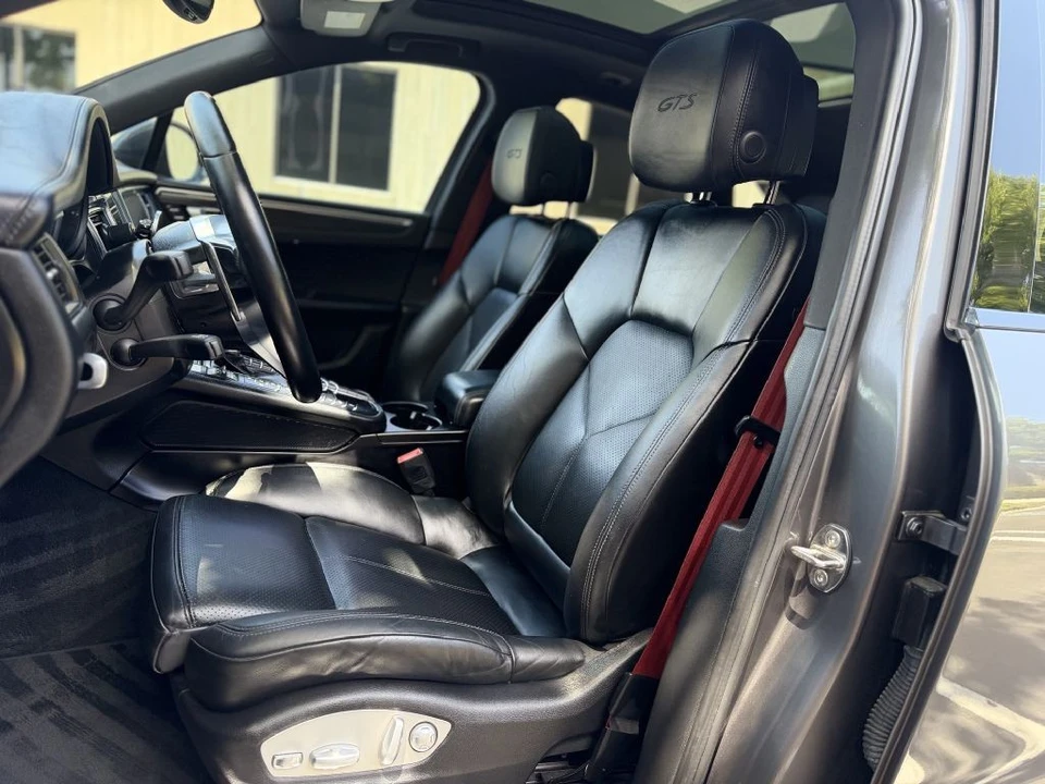 2017 Porsche Macan GTS - Image 11 of 20