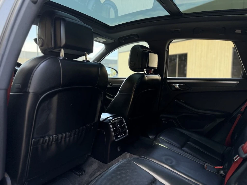 2017 Porsche Macan GTS - Image 12 of 20