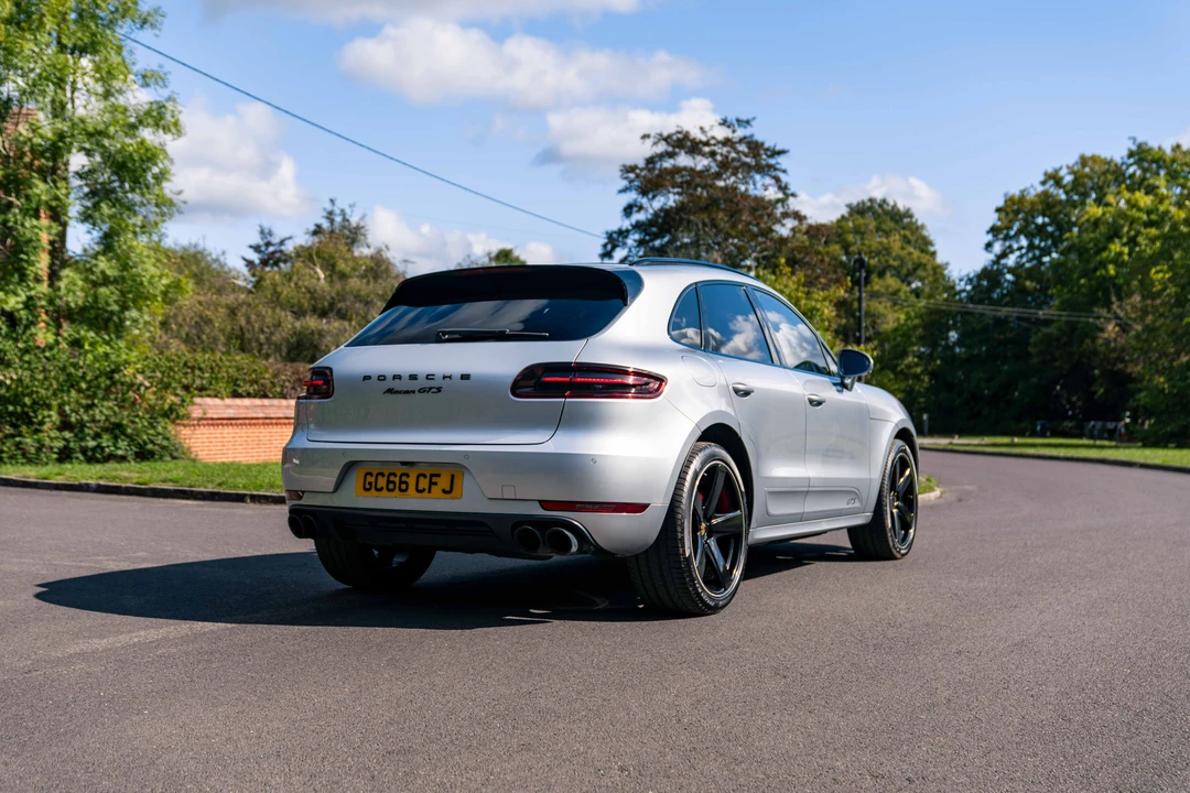 2017 Porsche Macan GTS - Image 7 of 31