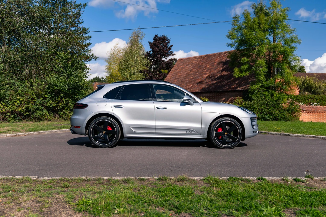 2017 Porsche Macan GTS - Image 8 of 31