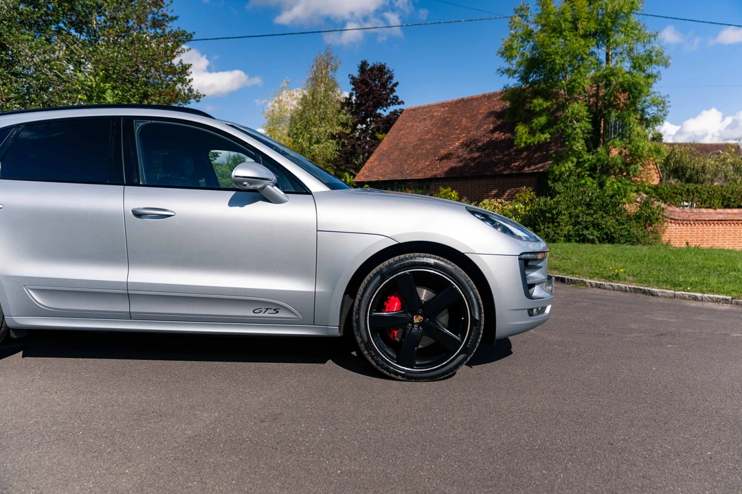 2017 Porsche Macan GTS - Image 25 of 31