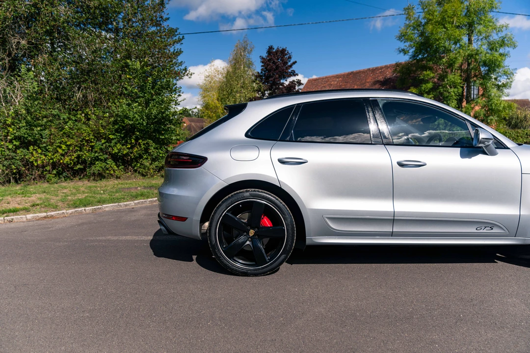 2017 Porsche Macan GTS - Image 26 of 31