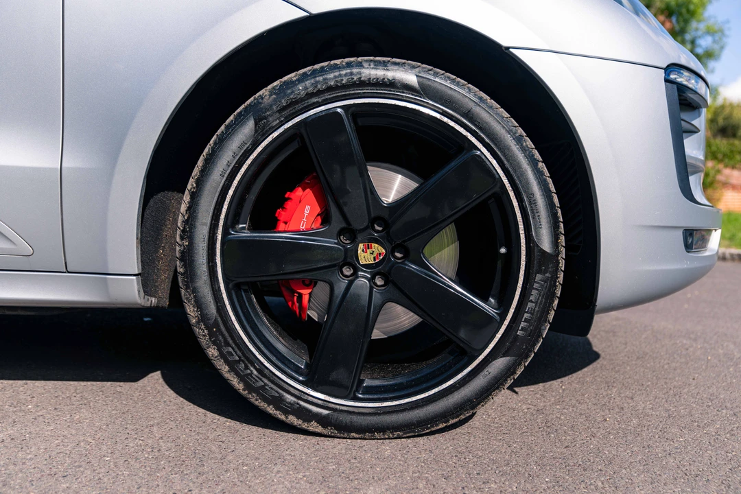 2017 Porsche Macan GTS - Image 27 of 31