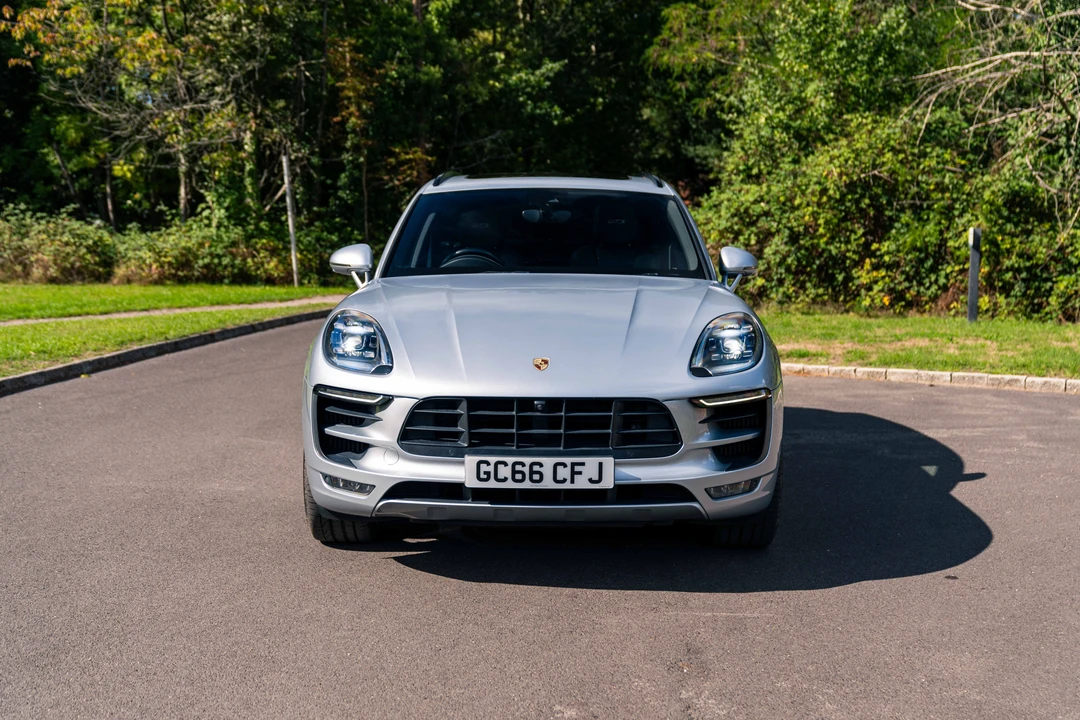 2017 Porsche Macan GTS - Image 10 of 31