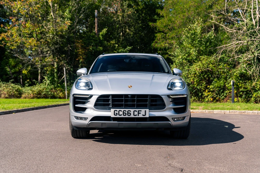2017 Porsche Macan GTS - Image 2 of 31